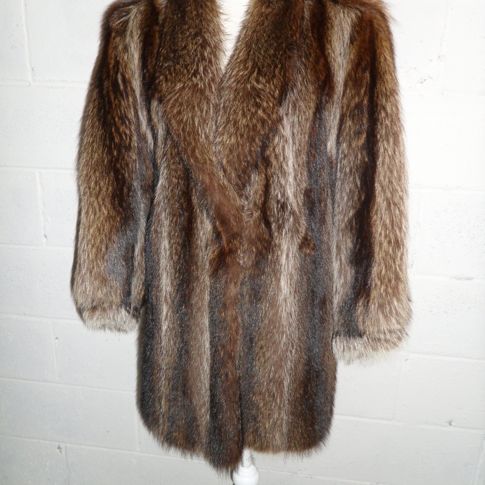 Raccoon Fur Coat - Picture 2 of 6